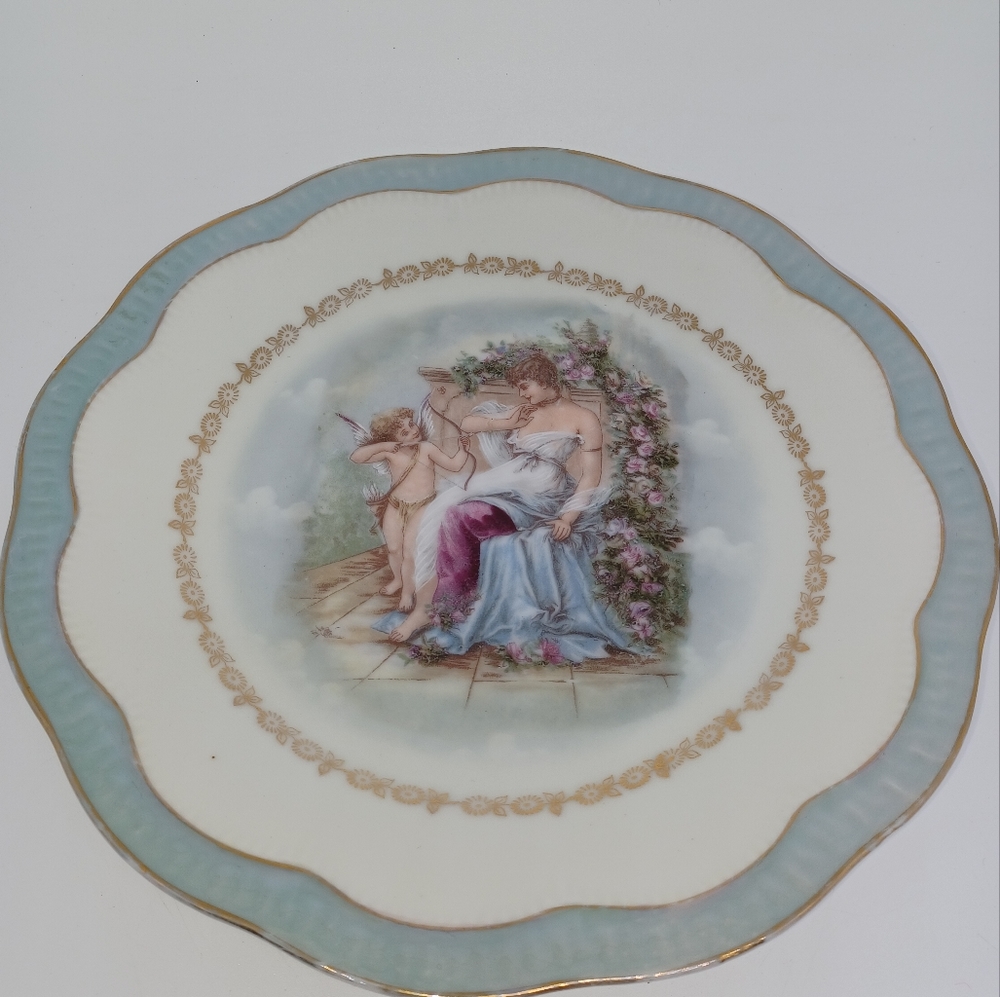 GORGEOUS BAVARIA GODDESS & CHERUB 8.5"DIA CABINET PLATE